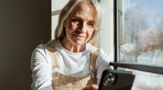 Pismo bralke | Grozna tašča ali zavzeta babica – pomagajte mi razumeti…